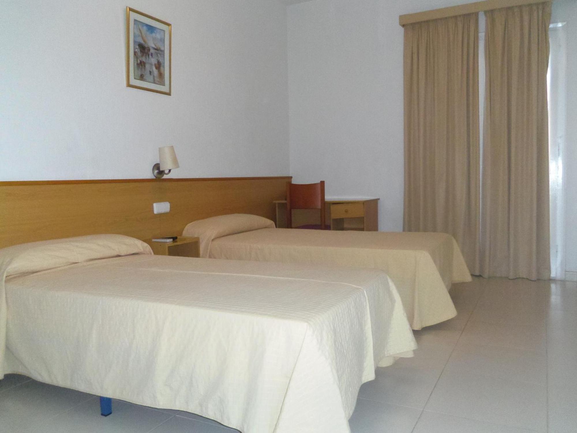 Hotel Sant Jordi Segur de Calafell Exterior foto