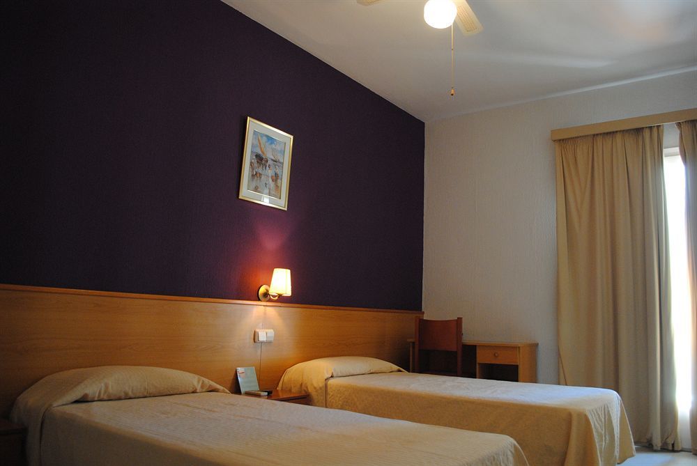 Hotel Sant Jordi Segur de Calafell Exterior foto